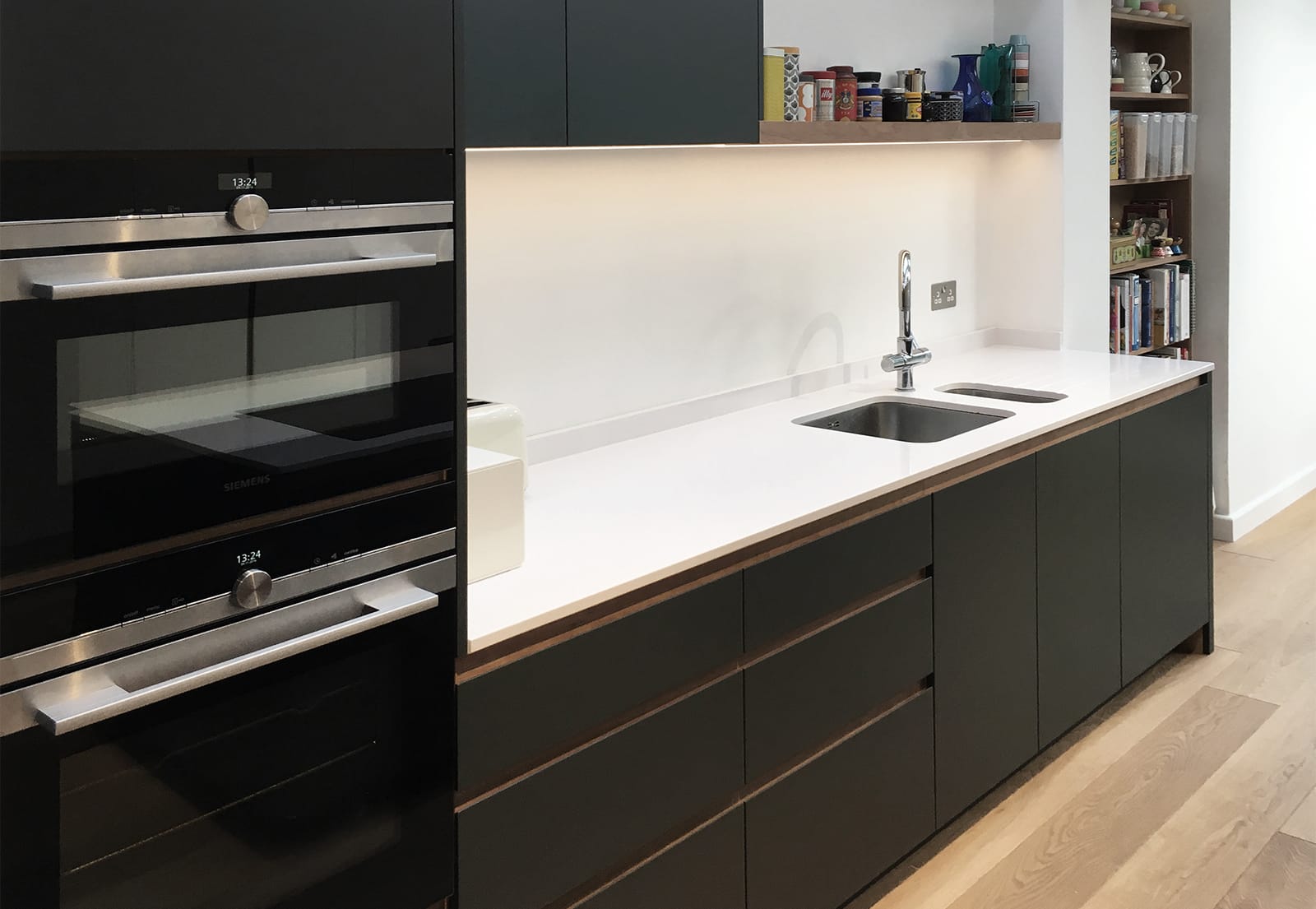 Oliver Legge Grey Kitchen Image 4