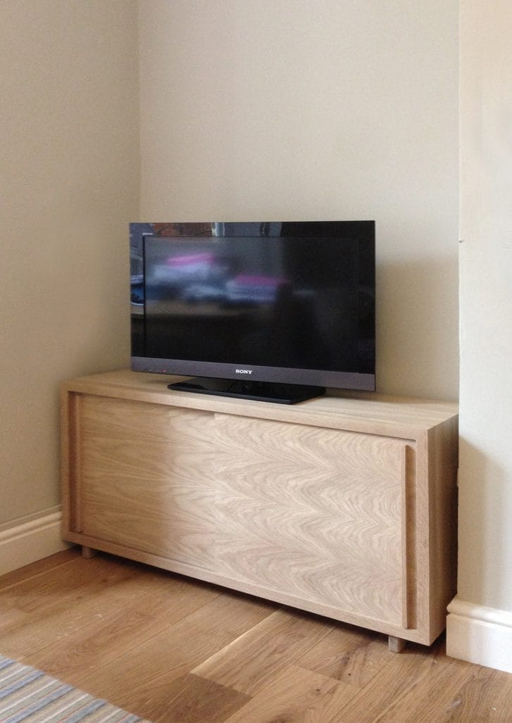 Oliver Legge Tv & Media Image 3